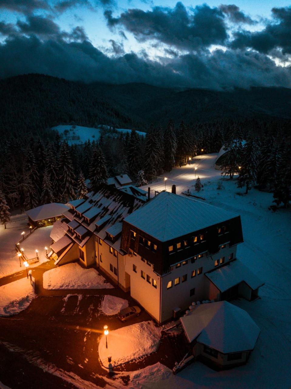Hotel Zlatarski Zlatnik Nova Varoš Zewnętrze zdjęcie